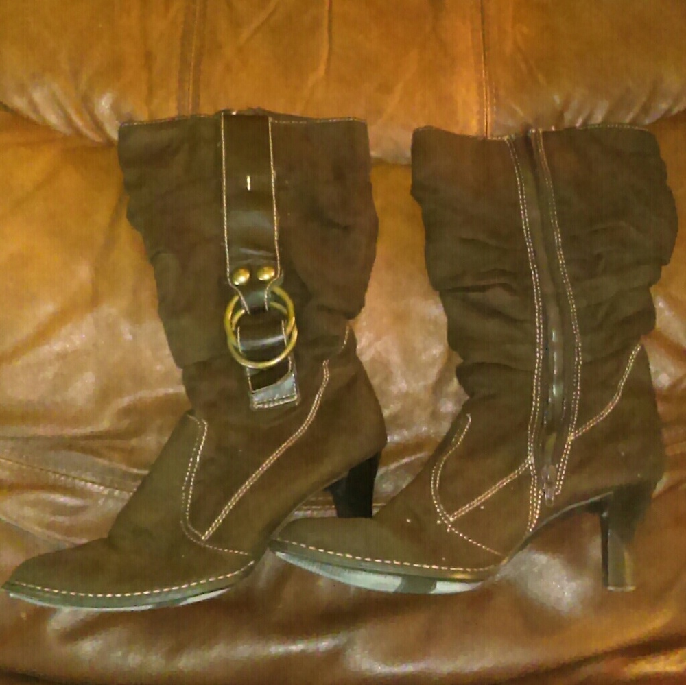 Brown zip up boots